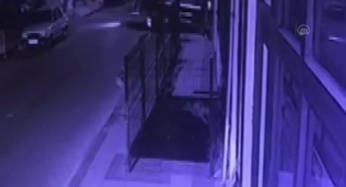 Kamyona çarpan motosikletin sürücüsü öldü