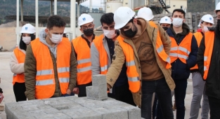 Karşıyaka Belediyesi geleceğin inşaat mühendislerini ağırladı