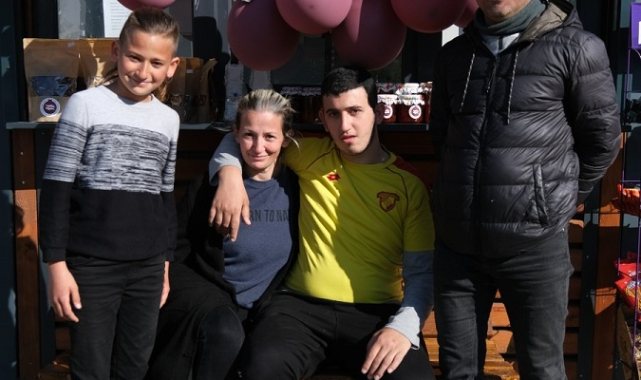 ‘Zeytin Cafe’ Berker Ve Annesine Emanet