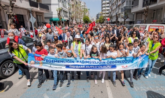23 Nisan coşkusu İzmir'i sardı