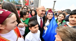 23 Nisan coşkusu İzmir’in dört bir yanında