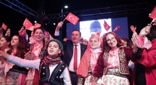 23 Nisan Konak’ın dört bir yanında kutlandı