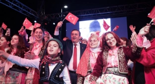23 Nisan Konak’ın dört bir yanında kutlandı