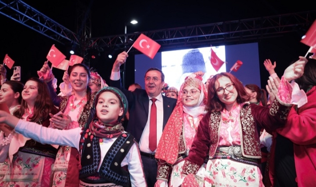 23 Nisan Konak’ın dört bir yanında kutlandı