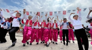 23 Nisan Narlıdere’de Coşkuyla  Kutlandı