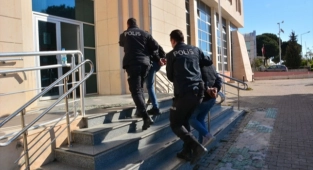 9 motosiklet çaldığı iddia edilen şüphelilerden 3'ü yakalandı