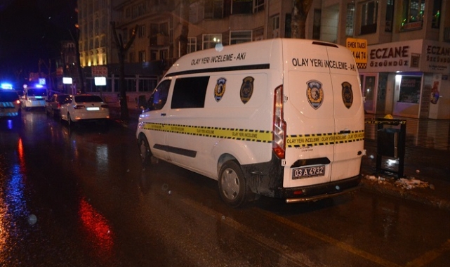 Afyonkarahisar'da bıçaklı kavgada iki kişi yaralandı
