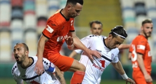 Altınordu 3 puanı 2 golle aldı