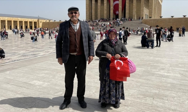 Anıtkabir'de 23 Nisan dolayısıyla ziyaretçi yoğunluğu