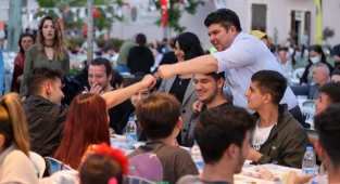 Başkan İduğ önce camii ardından kilise iftarında