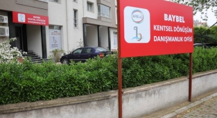 Bayraklı’nın ‘Kentsel Dönüşüm Danışmanlık Ofisi’ yüzleri güldürdü