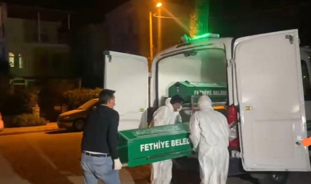 Bir kişi ev arkadaşını başına çekiçle vurarak öldürdü