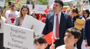 Buca’da 23 Nisan coşkusu