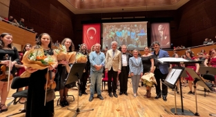 Çocuk Senfoni Orkestrası Büyüledi