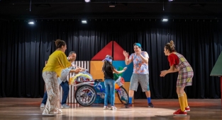 Çocukların hayallerine ortak oluyorlar