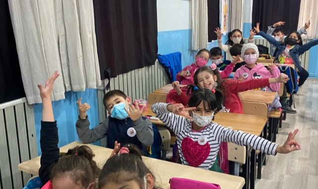 Dedektif gibi çalışarak İngilizceyi öğrendiler