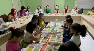 Erdoğan,Aliağalı Yetim Çocuklara Oyuncak Gönderdi