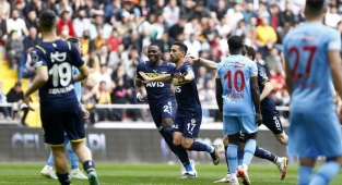 Fenerbahçe deplasmanda 4 golle kazandı