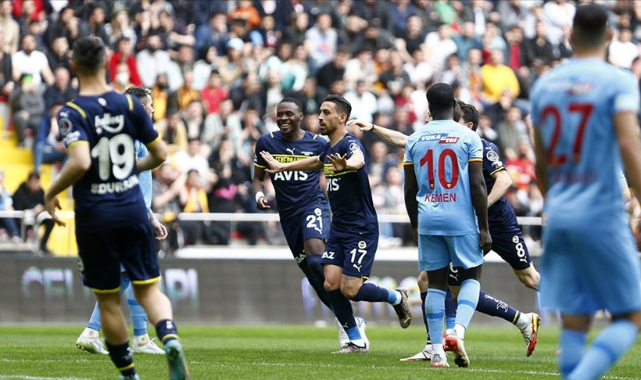 Fenerbahçe deplasmanda 4 golle kazandı
