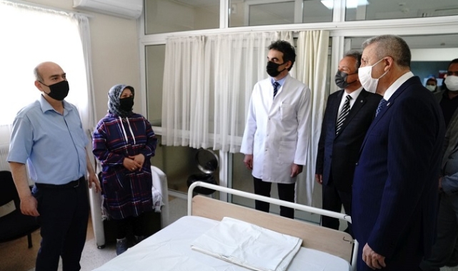 Göğüs boşluğundan 5 kilo ve 35 santimlik dev tümör çıkarıldı