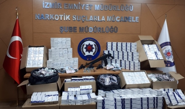 İzmir'de 174 bin 958 sentetik ecza ele geçirildi