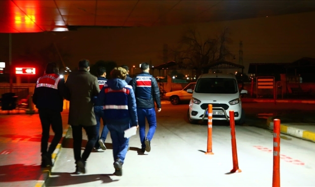 İzmir'de FETÖ operasyonu