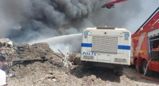 İzmir'de geri dönüşüm fabrikasında yangın