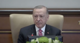 Kapalı mekanlardaki maske kullanma zorunluluğu tümüyle kaldırıldı