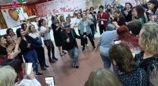 Karşıyakalı Kadınlar Eğlenceye Doydu