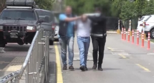 Komşusunu silahla öldüren, iki kişiyi yaralayan zanlı tutuklandı