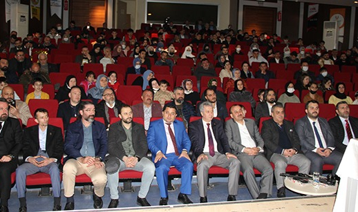 Kuru Ekmek Yiyerek, Üzüm Hoşafı İçtiler…