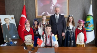 Menemen’in 23 Nisan Başkanı Esma Yıldırım
