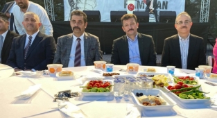 MHP İzmir İl Başkanlığı iftar programı düzenledi