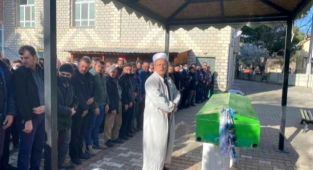 Ölü bulunan anne ve 3 yaşındaki oğlu toprağa verildi