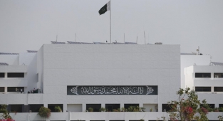 Pakistan meclisi fesh edildi