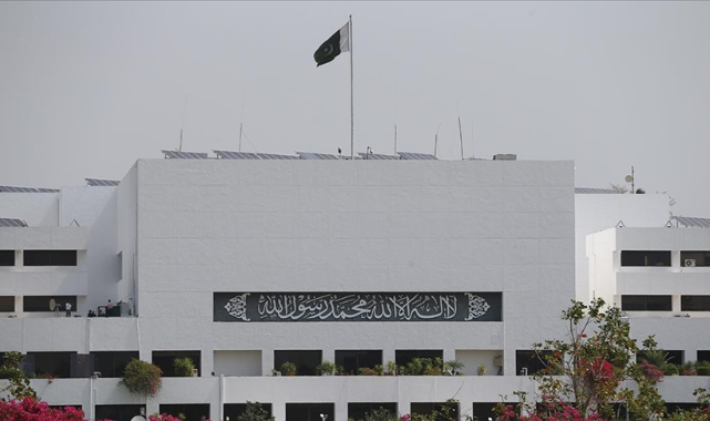 Pakistan meclisi fesh edildi