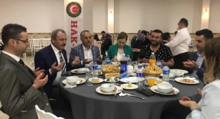 Sendika üyeleri iftarda buluştu