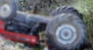 Traktörün devrilmesi sonucu 1 kişi öldü, 1 kişi yaralandı