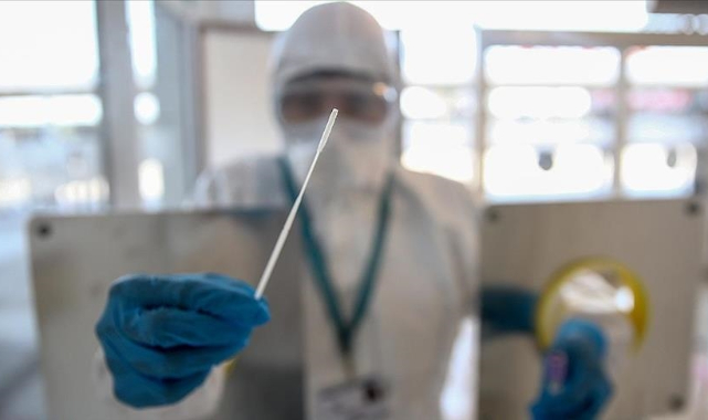 Türkiye'de 11 bin 783 kişinin Kovid-19 testi pozitif çıktı,