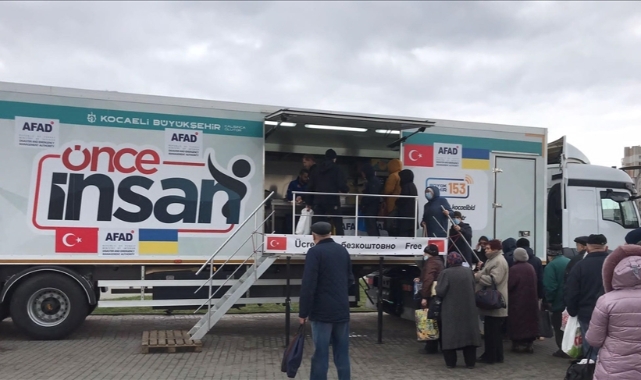 Ukrayna'ya 67 tır insani yardım malzemesi ve 1 mobil mutfak tırı gönderildi
