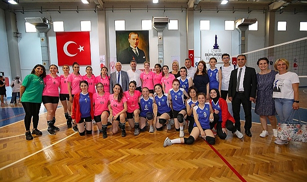 3 ilçenin şampiyonu Bayraklı oldu