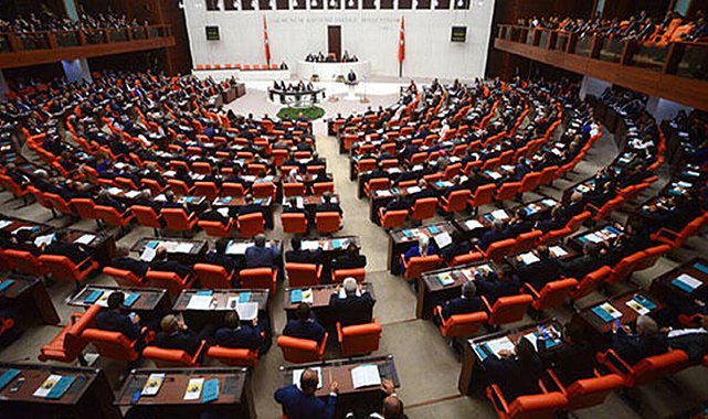 AK Parti'den sağlık çalışanlarına ilişkin açıklama