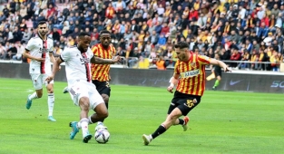 Beşiktaş, Yukatel Kayserispor'u deplasmanda 3-2 yendi