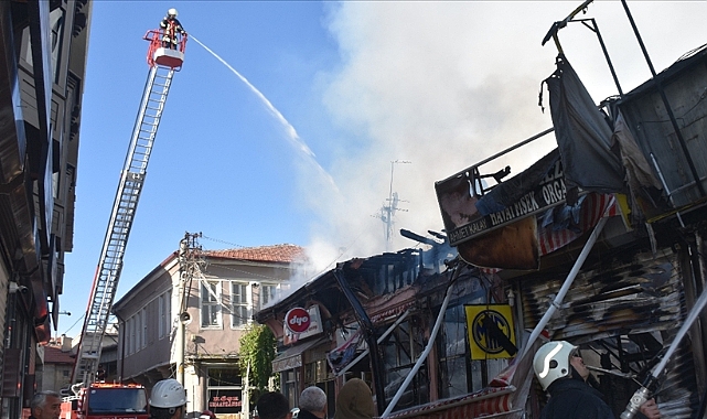 Bolvadin'de büyük yangın