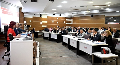 Bornova’da kesin hesaba meclis onayı