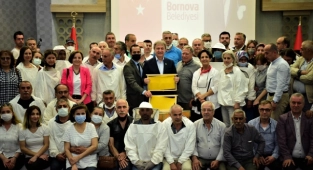 Bornova’ya yeni arıcılar yetişiyor