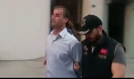 İzmir'de FETÖ'nün hücre evlerine baskın: 21 gözaltı