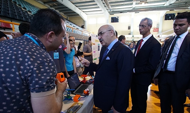 İzmir'de 'İmam Hatipliler Bilim Kültür Şenliği' düzenlendi