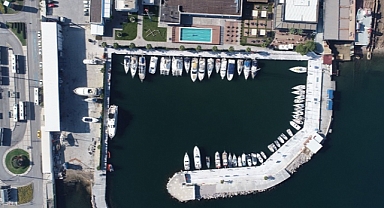 İzmirlilerin gözdesi mavi bayraklı “İzmir Marina”