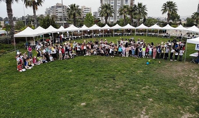 Karşıyaka’da eğlenceli ‘Fen Bilimleri’ şenliği